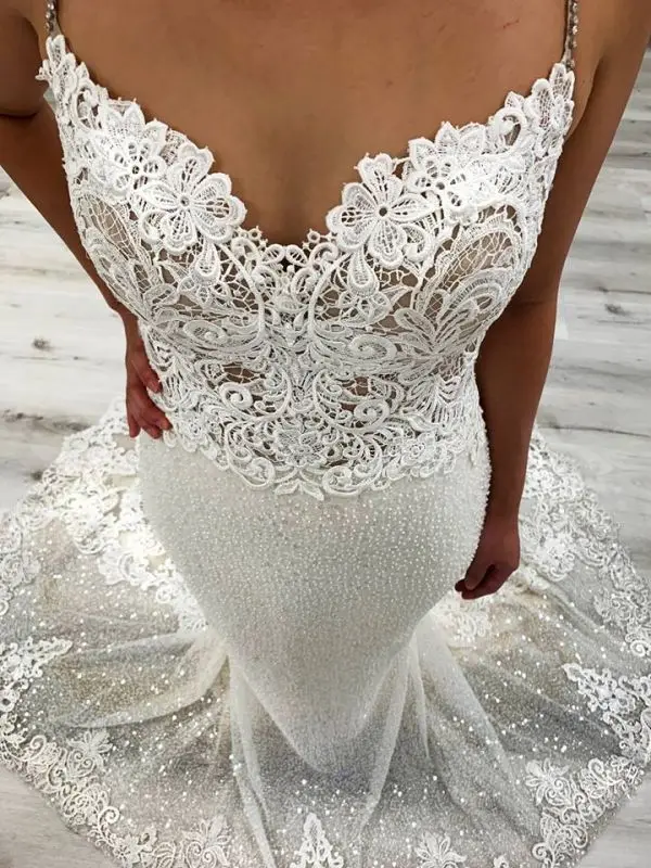 Charming สปาเก็ตตี้สายคล้องคองานแต่งงานชุดยาว Mermaid Lace Appliques Sequins เจ้าสาว Gowns Vestido De Noiva