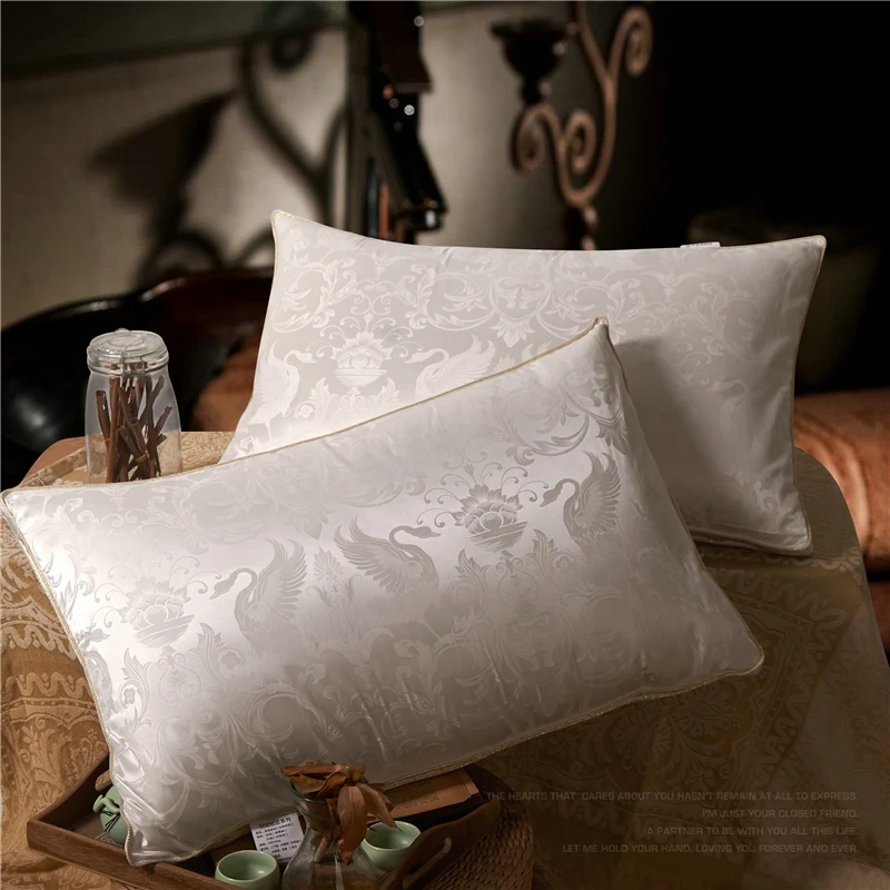 Goose Down Pillows for Sleeping Bed Pillows 100% Breathable like silk Skin-Friendly Soft, Standard Size Pillowcase Insert