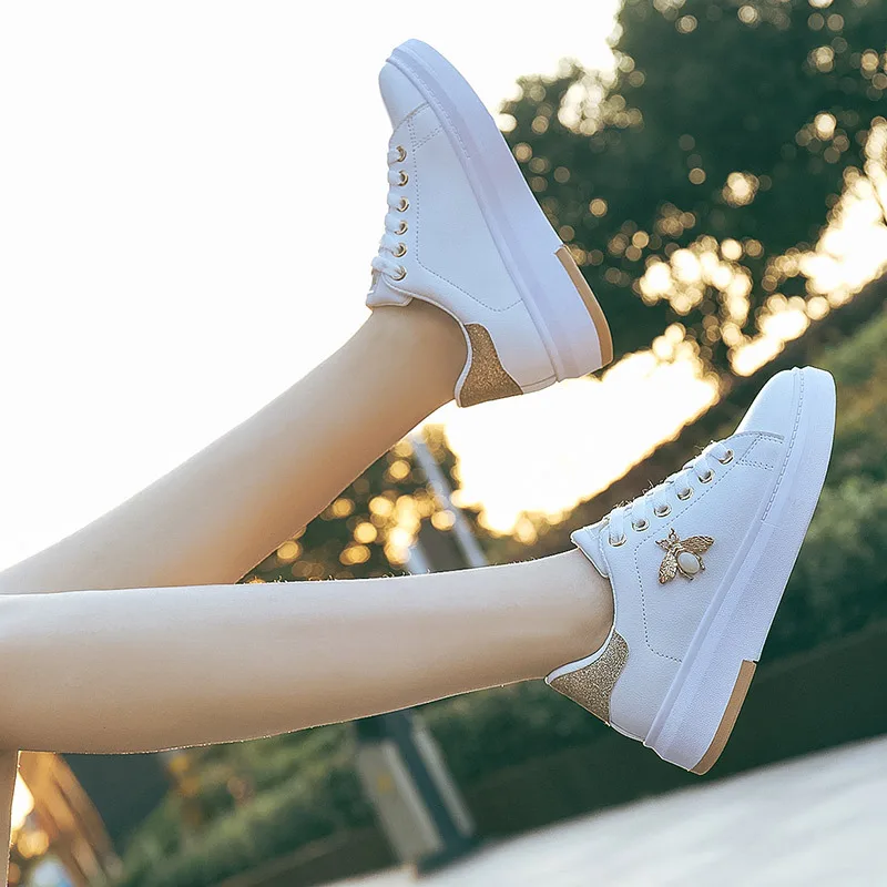 White Shoes Women Sneakers Casual Platform Fashion Rhinestone chaussures femme bee Lady footware Walking shoes ST351