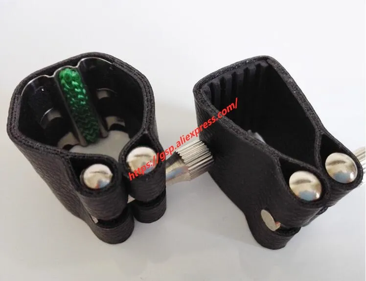 

Alto saxophone, clarinet clarinet, bakelite head clip
