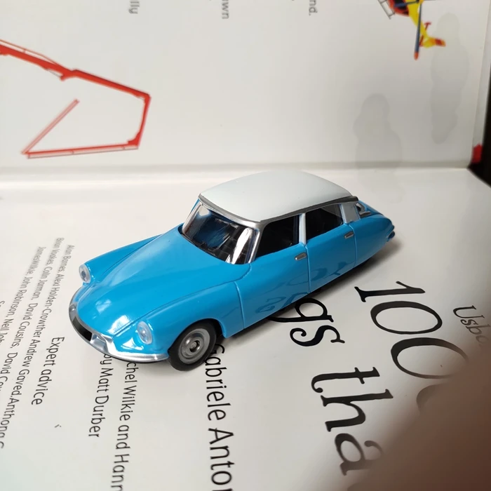 

Rare Match Color 1/43 New Special Die-casting Metal DS19 Vintage Car Model Furniture Display Collection Toys For Children