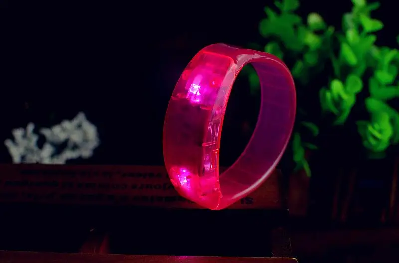 Led Shaking Flashing Bracelet Light Up Bangle Wristband Night Club Activity Party Bar Disco Music Concert Cheer SN2329