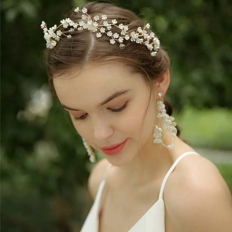 Pequeña Flor Blanca para mujer, corona de pelo nupcial, perlas de vid, joyería con cable a mano, Tiara para el cabello para boda y graduación, accesorios para la diadema