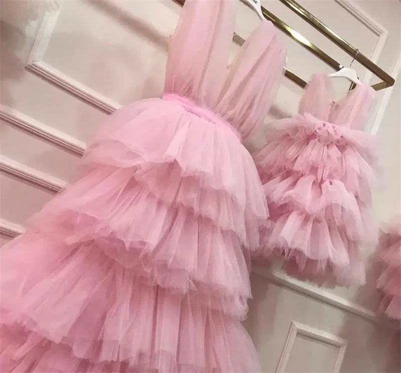 Nieuwe Moeder Dochter Bijpassende Jurk Voor Verjaardagsfeestje Tiered Puffy Tulle Baby Kinderen Pageant Gown Kerst Jurk