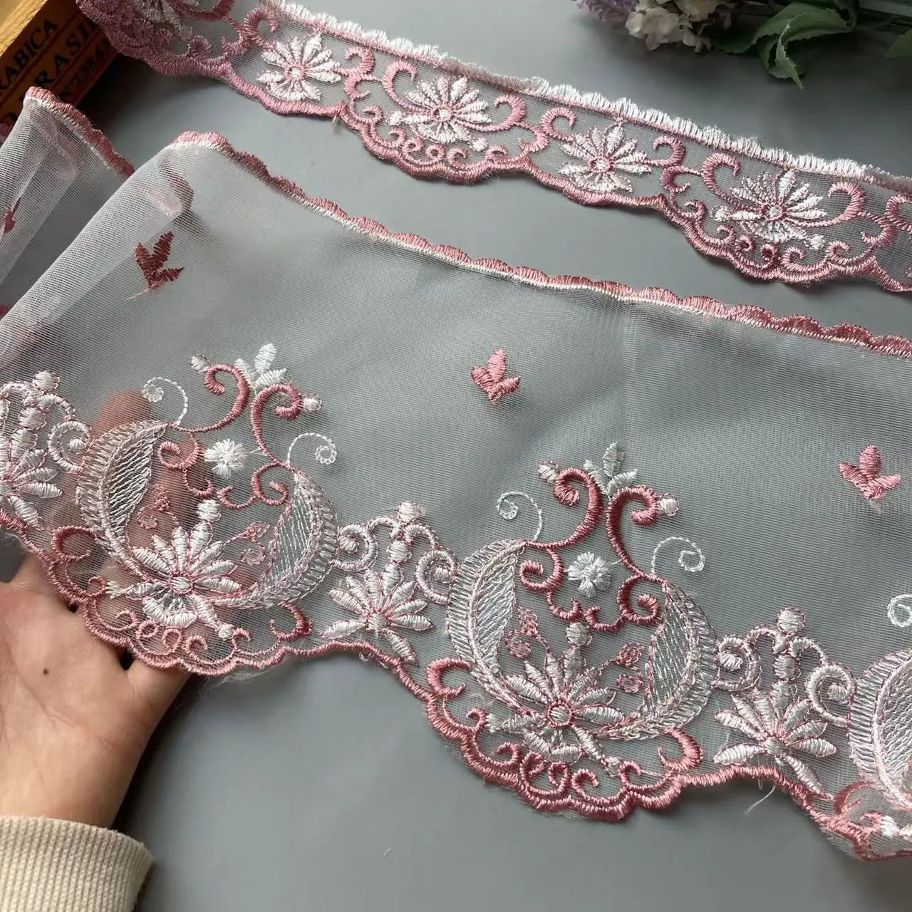 3 jardy Różowy haftowany kwiat Koronkowe wykończenia wstążek do tekstyliów domowych Pokrowce na sofy Wykończenia Siatkowa aplikacja Tkanina do szycia 19 cm 5 cm