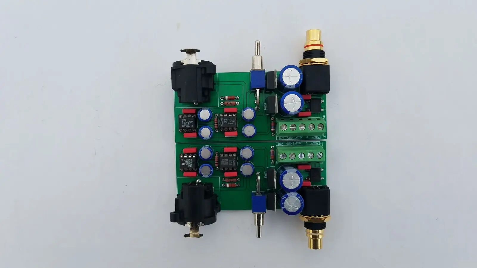 One pair SSM2141 balanced XLR signal to unbalanced RCA single-ended board