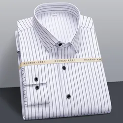 Camisa de vestir elástica para hombre, camisa de manga larga delgada para jóvenes, a la moda, ajustada, para oficina Social, rayas sólidas, no de hierro, camisas inteligentes lisas suaves