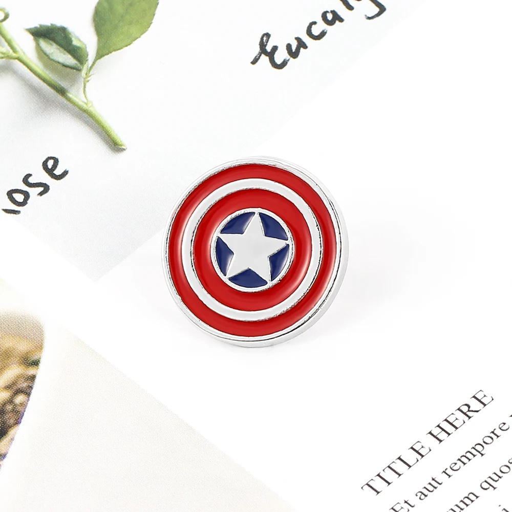 Marvel Movie Captain America Shield spilla smaltata moda uomo e donna gioielli Badge zaino accessori