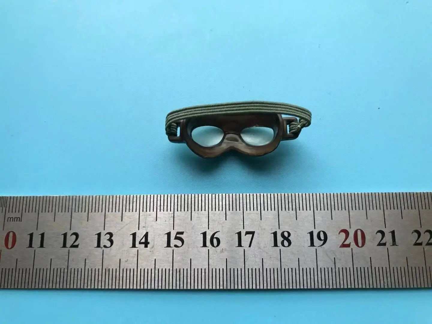 1/6th WWII German Army U.S.  Pilots Goggles Model for 12\