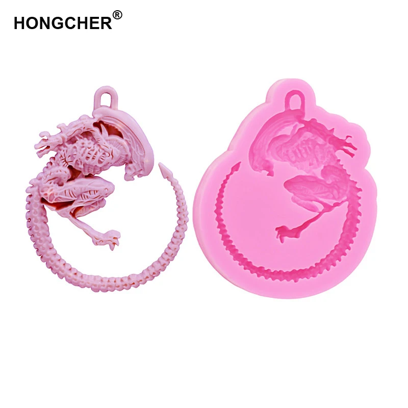 New Alien animal monster keychain flexible silicone mold Alien creature fossil DIY handmade necklace pendant clay mold