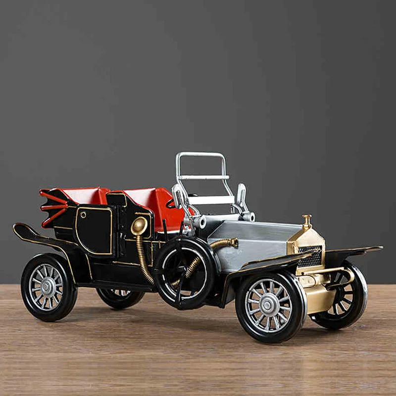 1:16 Scale American Classic Car Retro Nostalgic Metal Car Model For Action Figure Doll Handicraft Iron Ornaments Toy Gift B0379