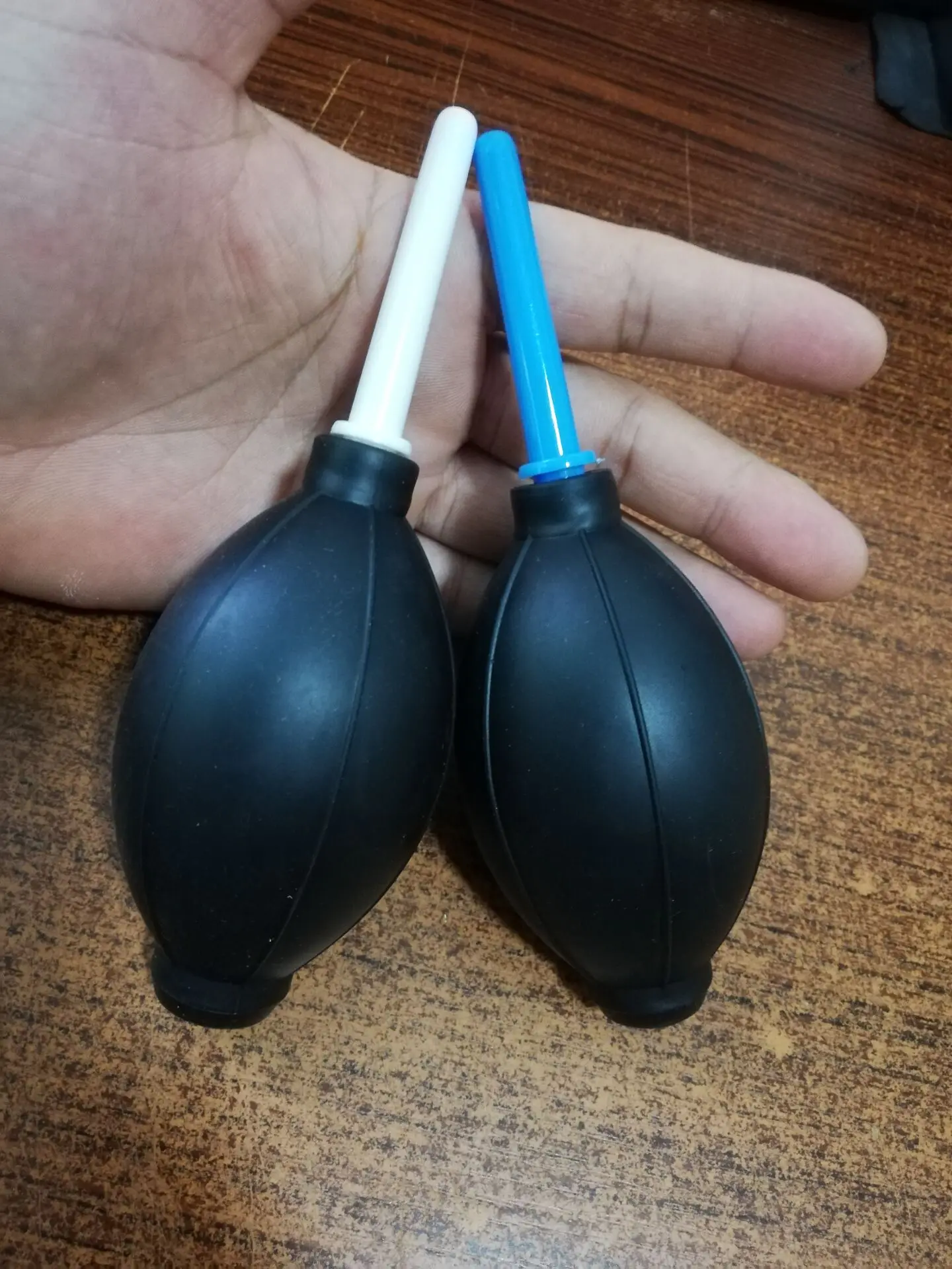 Universal Dust Blower Cleaner Rubber Air Blower Cleaning Tool for Camera Lens, Lens UV Filter, Sensor, DV and Computer Keyboard