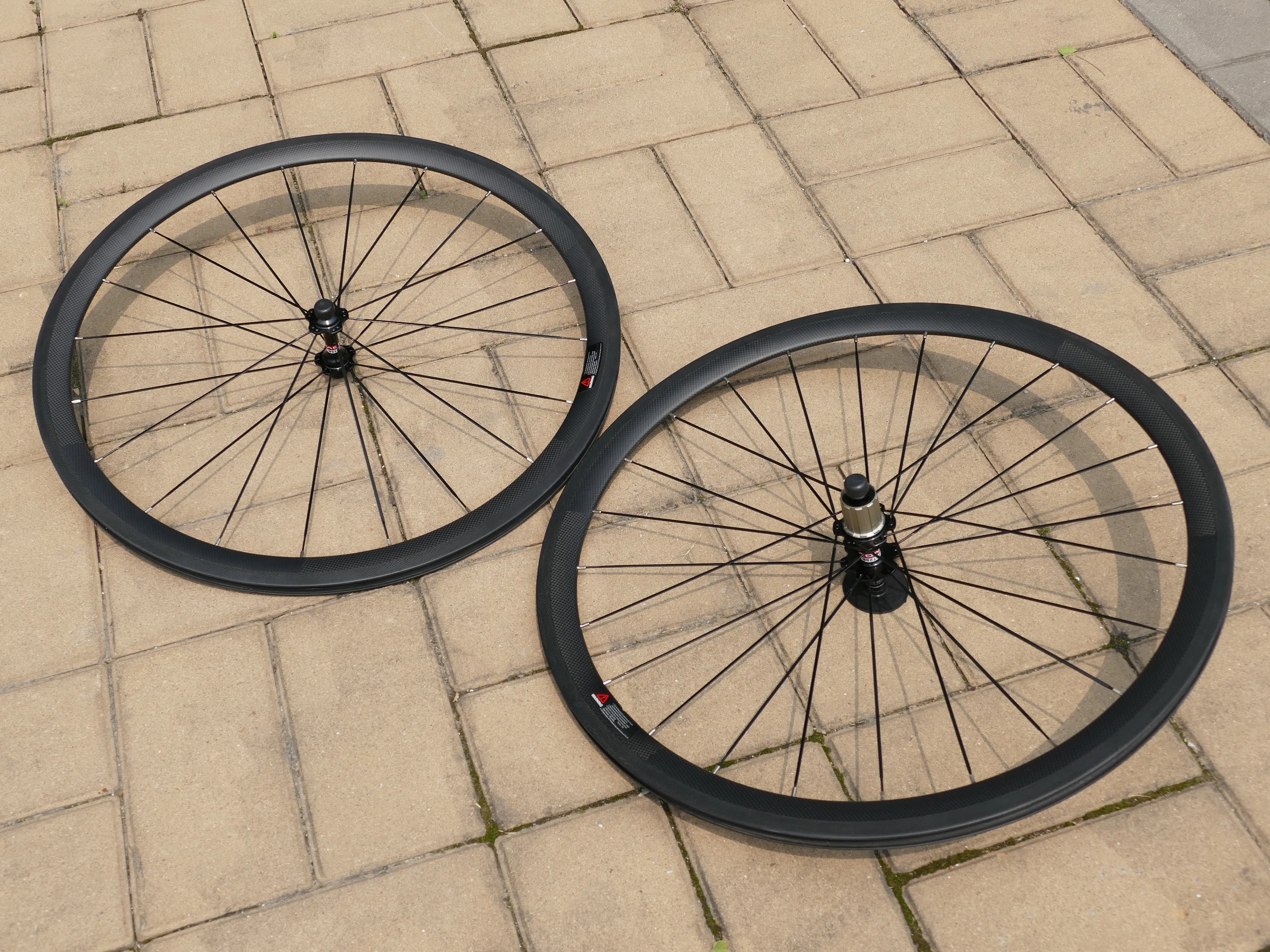 

CW3 High Quality Brand New Full Carbon Road Bike 700C Clincher Wheelset (Basalt Brake Side) Wheel Rim Depth 38mm Width 25mm