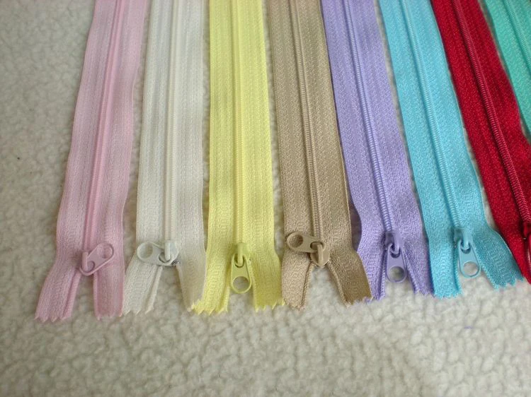 10PCS 3# 20CM Closed End Nylon Coil Zippers Tailor Sewing Craft for Sewing DIY Handbag Bag and Craft Bag Accessories Zipper