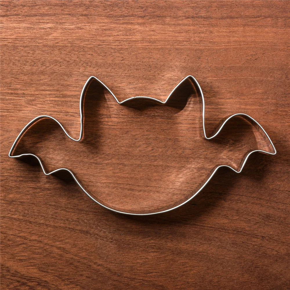 KENIAO Halloween Bat Cookie Cutter - 14.2 X 8 CM Biscuit Fondant Bread Sandwich Mold - Stainless Steel - by Janka