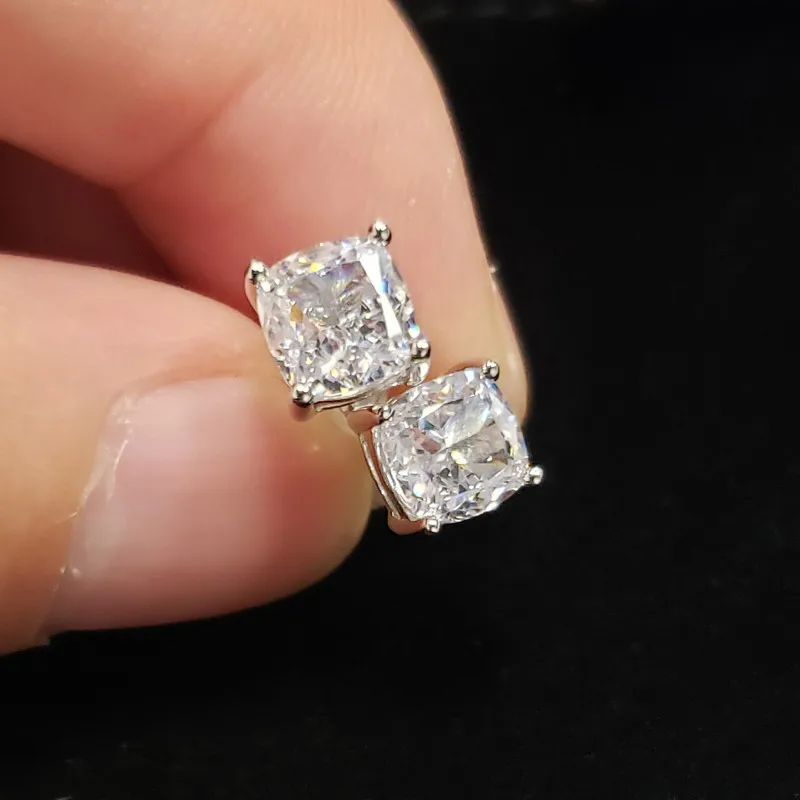 Huitan Luxury Solitaire Cubic Zirconia Stud Earrings AAA White CZ Timeless Styling Women's Earrings Classic Jewelry Wholesale