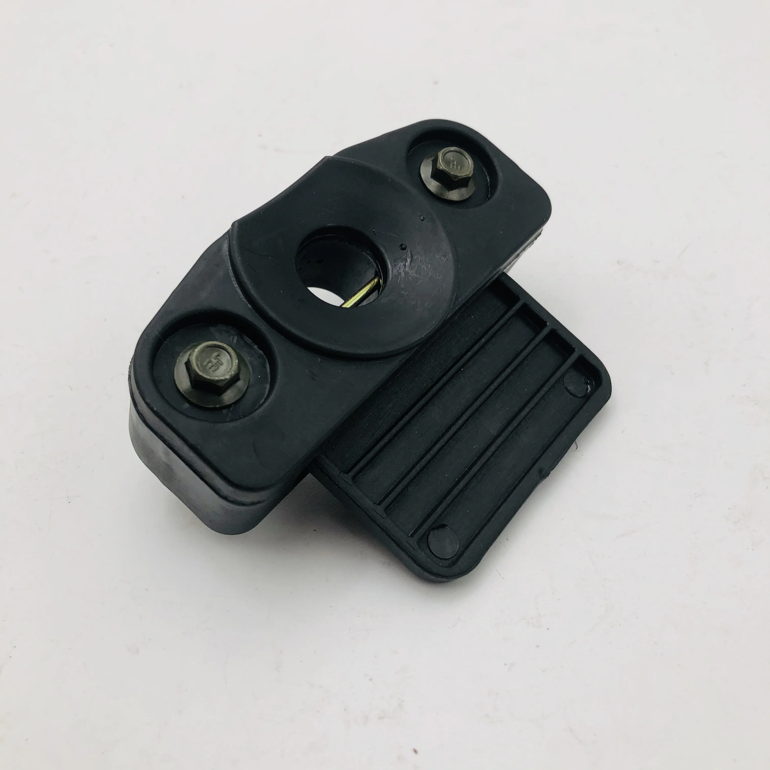 Seat Locker Latch For HiSUN YS700 MSU 500 MSU700 MASSIMO SUPERMACH BENNCHE 37250-115-0000 P311001895200000