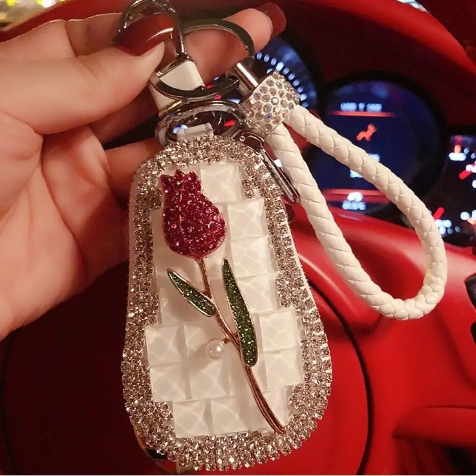 cartera para llaves GM Key Case Cartoon Car Key Protective Case Couple Diamond Key Shell Buckle Plush Ball monedero para auto
