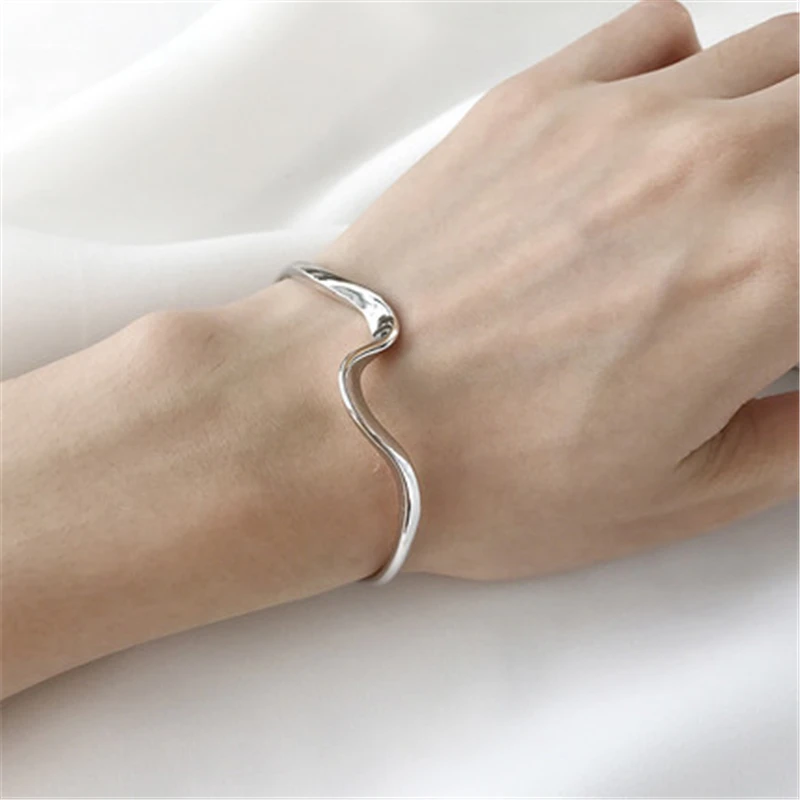 HUANQI New Trend Simple Bending Water Pattern Wave Arc Opening Bracelet for Women Girls Party Jewelry Gift