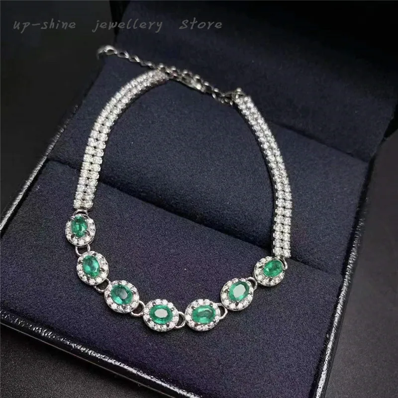 

The new 925 silver inlaid natural emerald bracelet, the fire color is super good, a new year gift