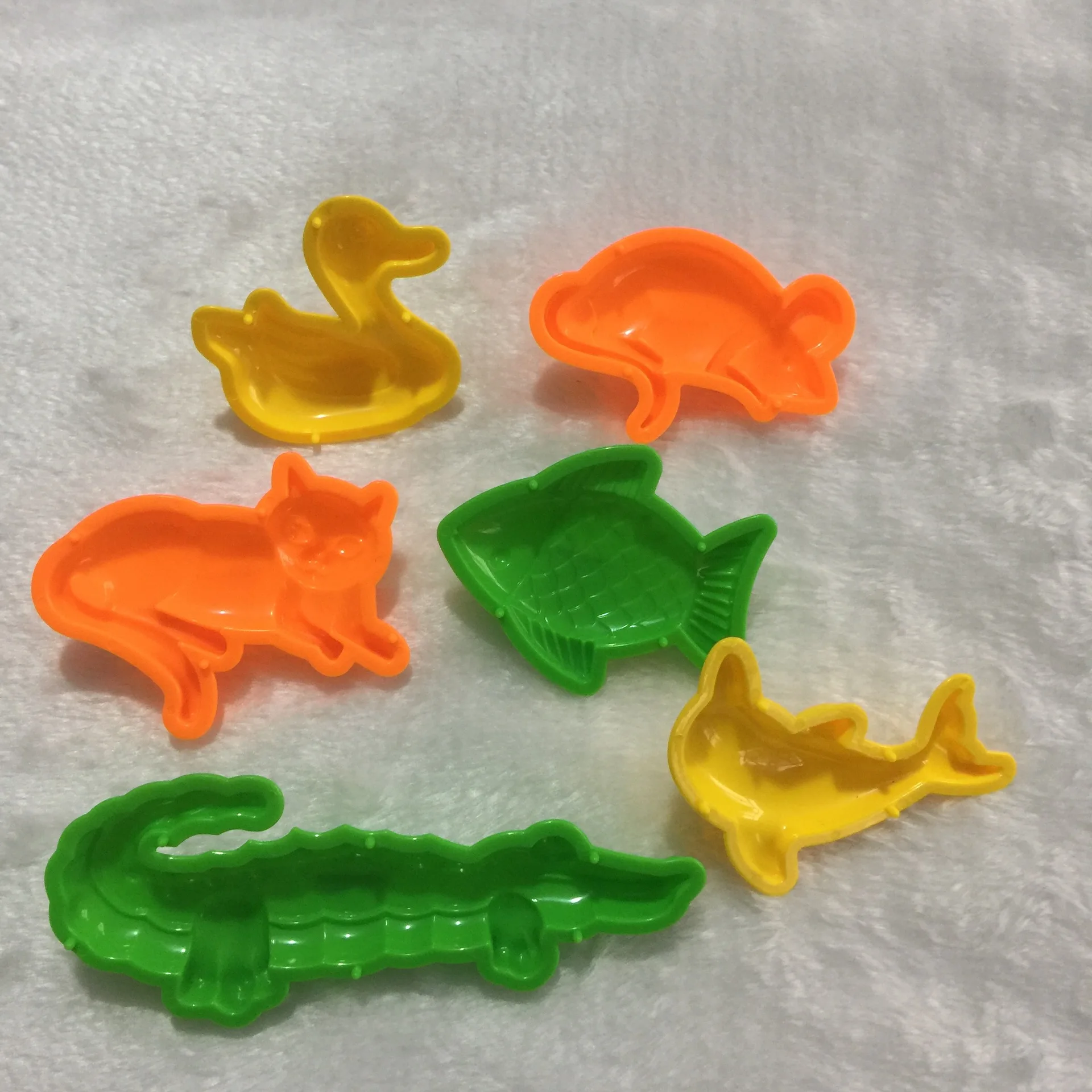 

6 pcs/set Animals Model Fish Cat Duck Dolphin Sand Molding Tools Castle Building Model Beach Toys Kit for Kids - Random Color