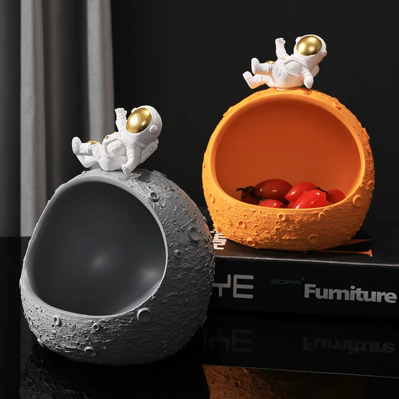 

Modern creative spaceman astronaut entrance key storage decoration home accessories living room coffee table gift