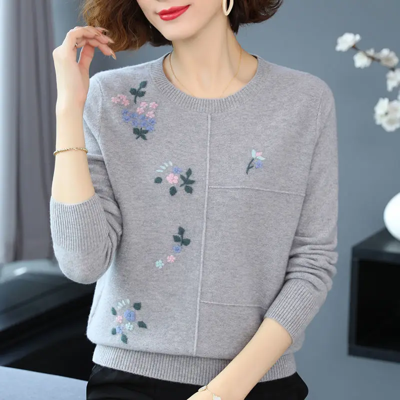 2022 New Middle-aged Women\'s Autumn Sweaters Pullovers Female O-neck Embroidered Knitting Sweater Mother Dress Tops 5XL W1494