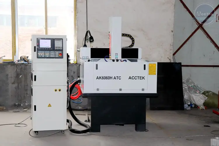Aço de alumínio ferro bronze gravura cnc metal molde cnc que faz a máquina atc cnc roteador para molde 6060