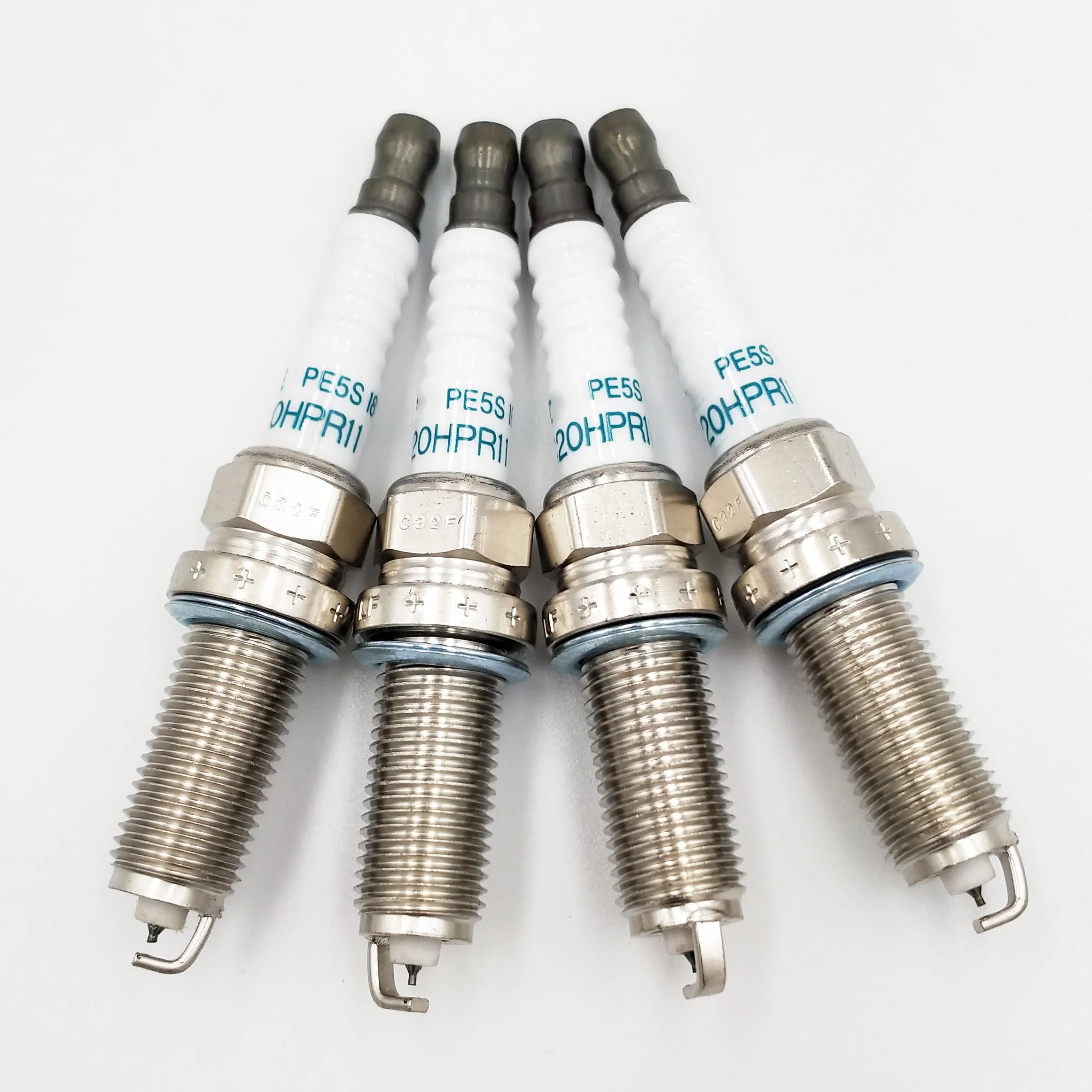

4 шт. высокое качество PE5S-18-110 ZC20HPR11 PE5S 18 110 PE5S18110 Свеча зажигания для Mazda 3 6 CX-3 CX-5 MX-5 Miata