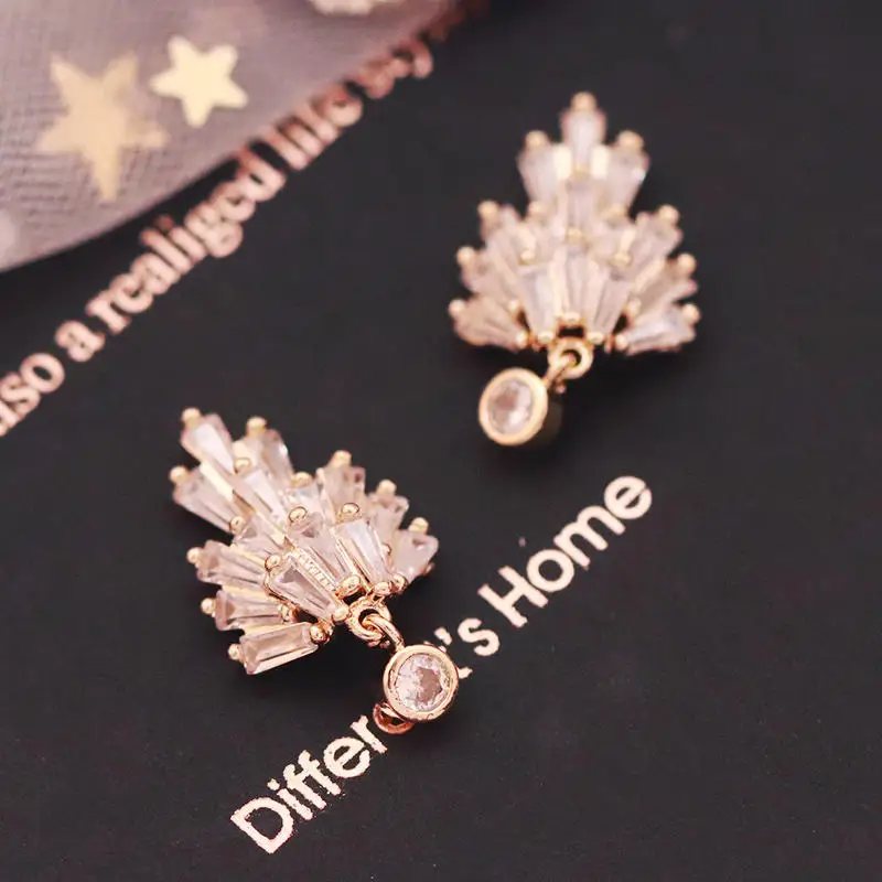 10 pz/lotto TN4589 Fiore 3D Zircone Oro lega di metallo Pietre Unghie artistiche manicure accessori per unghie Decorazioni per unghie FAI DA TE Pendenti e Ciondoli per unghie