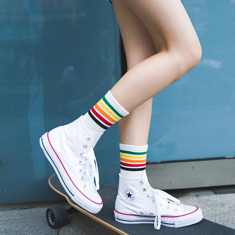 

Autumn and Winter NEW Street Rainbow Pinstripe Black White Pure Dip Girl SOCKS College Style Women In the Stockings