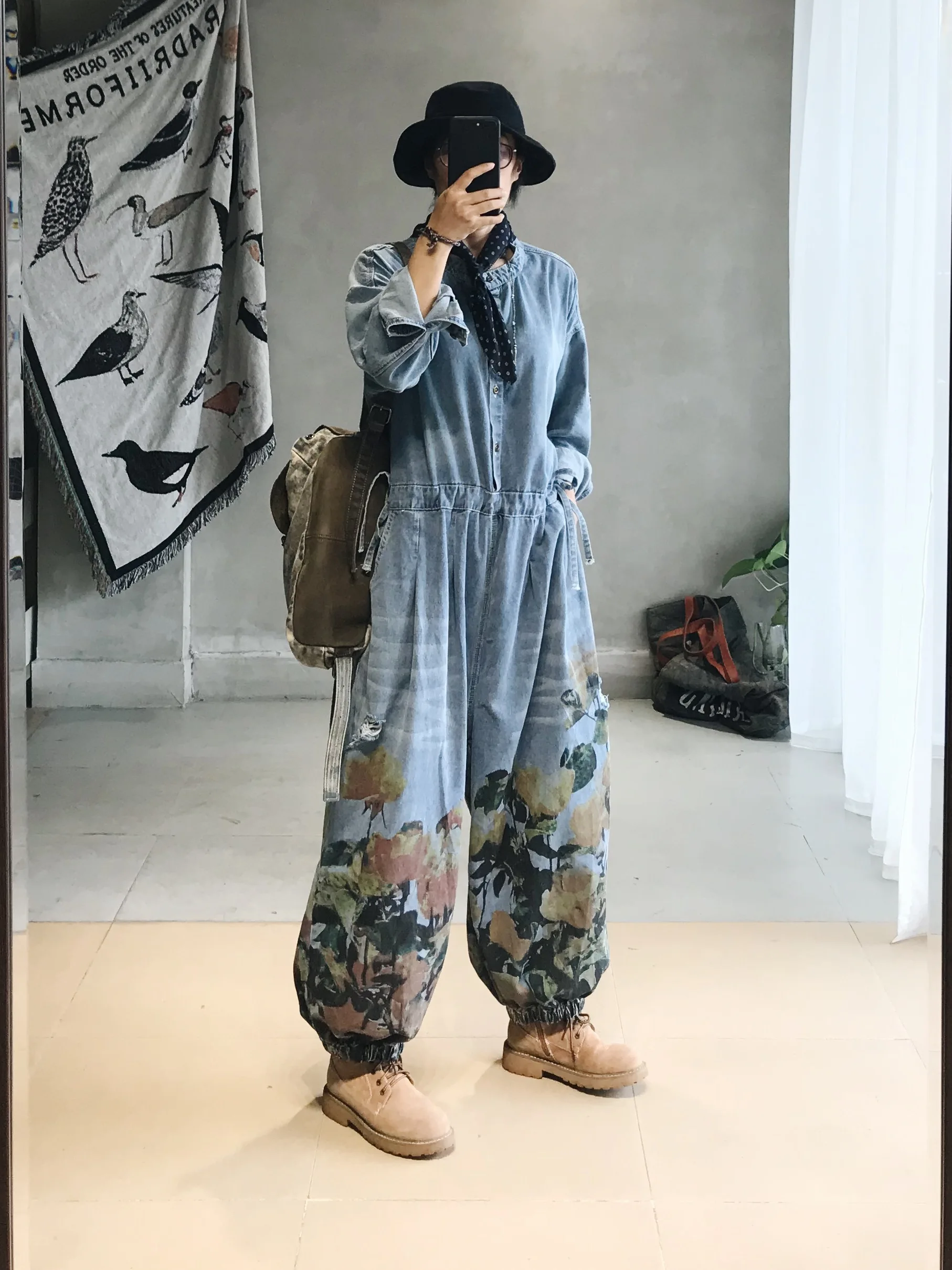 2020 female new autumn and spring literary retro washed printing handsome casual loose denim jeans