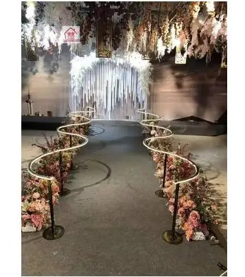 New wedding props, Tieyi S-shaped road leading frame, outdoor wedding site runway layout activities creative decoration