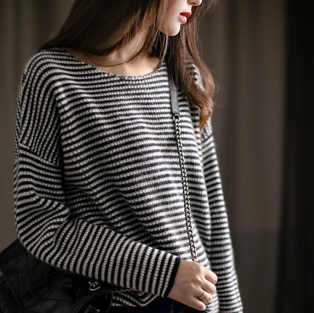 Women Cashmere sweater long sleeves Black and white stripes O-neck female Casual Solid fashion pullover Ladies winter sweaters