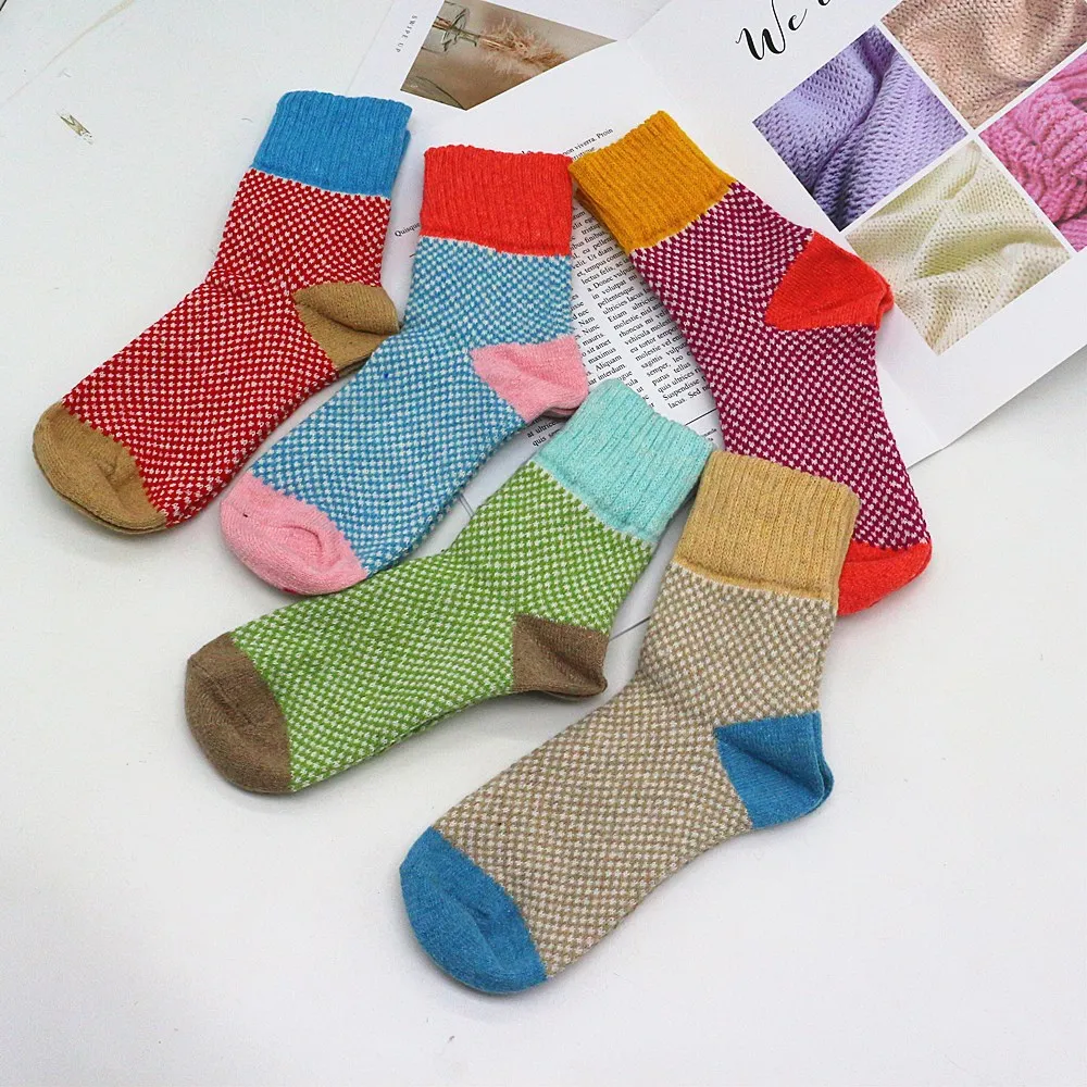 Women\'s Winter Thickened Warmth Fashion Casual Harajuku Lattice Wool Socks 5 Pair