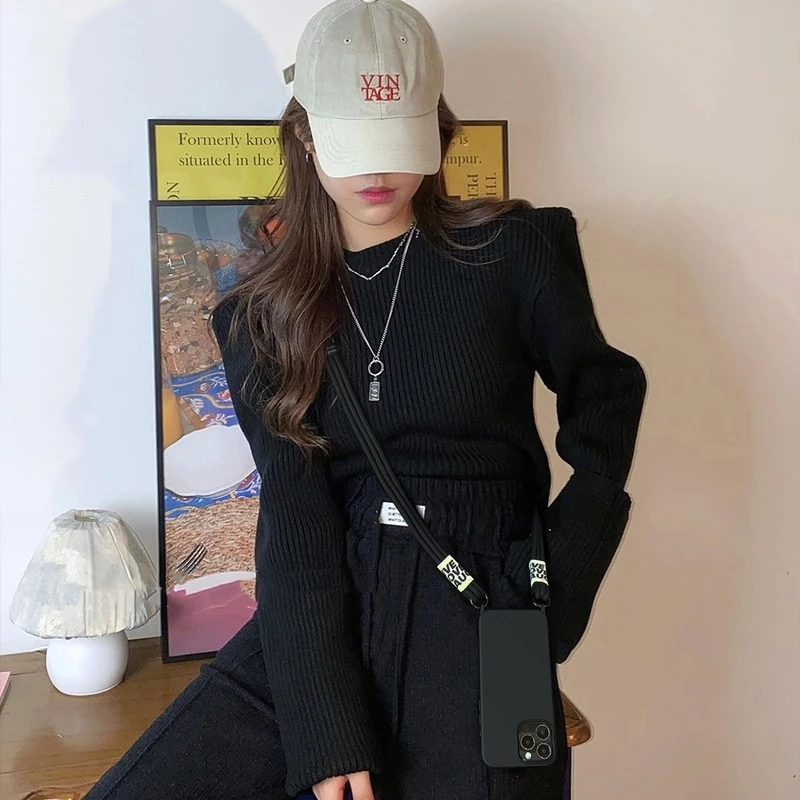 หรูหราสีทึบCrossbodyสายคล้องคอนุ่มสําหรับiPhone 14 13 Pro Max 12 11 Plusซิลิโคนนุ่มปกหลังCoque