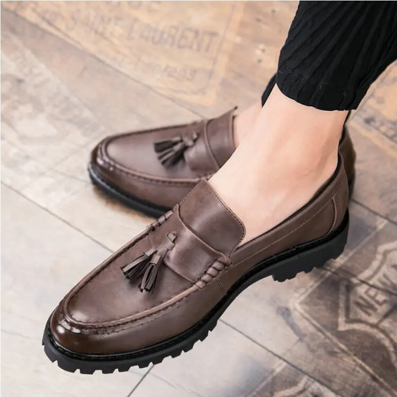 Men Brogue Moccasins Dress Shoes Formal Business Oxfords Shoes for Men Italian Brand Men Leather Flats Driving shoes LH-71
