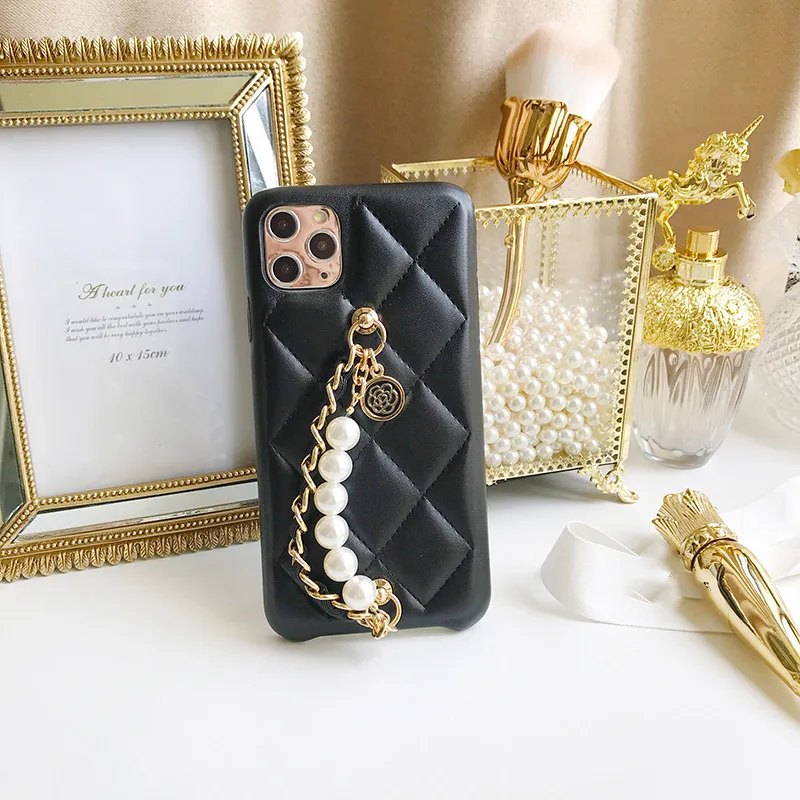 Pearl Leather Wrist Chain Hand Strap Flower Pendant Lambskin Case Cover For Iphone 15 14 13 12 11 Pro XS Max XR X 8 7 Plus