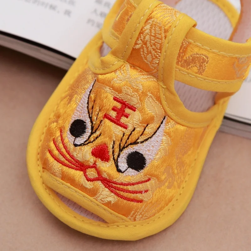 Chaussures de Style chinois pour bébés de 0 à 12 mois, chaussures mignonnes pour tout-petits