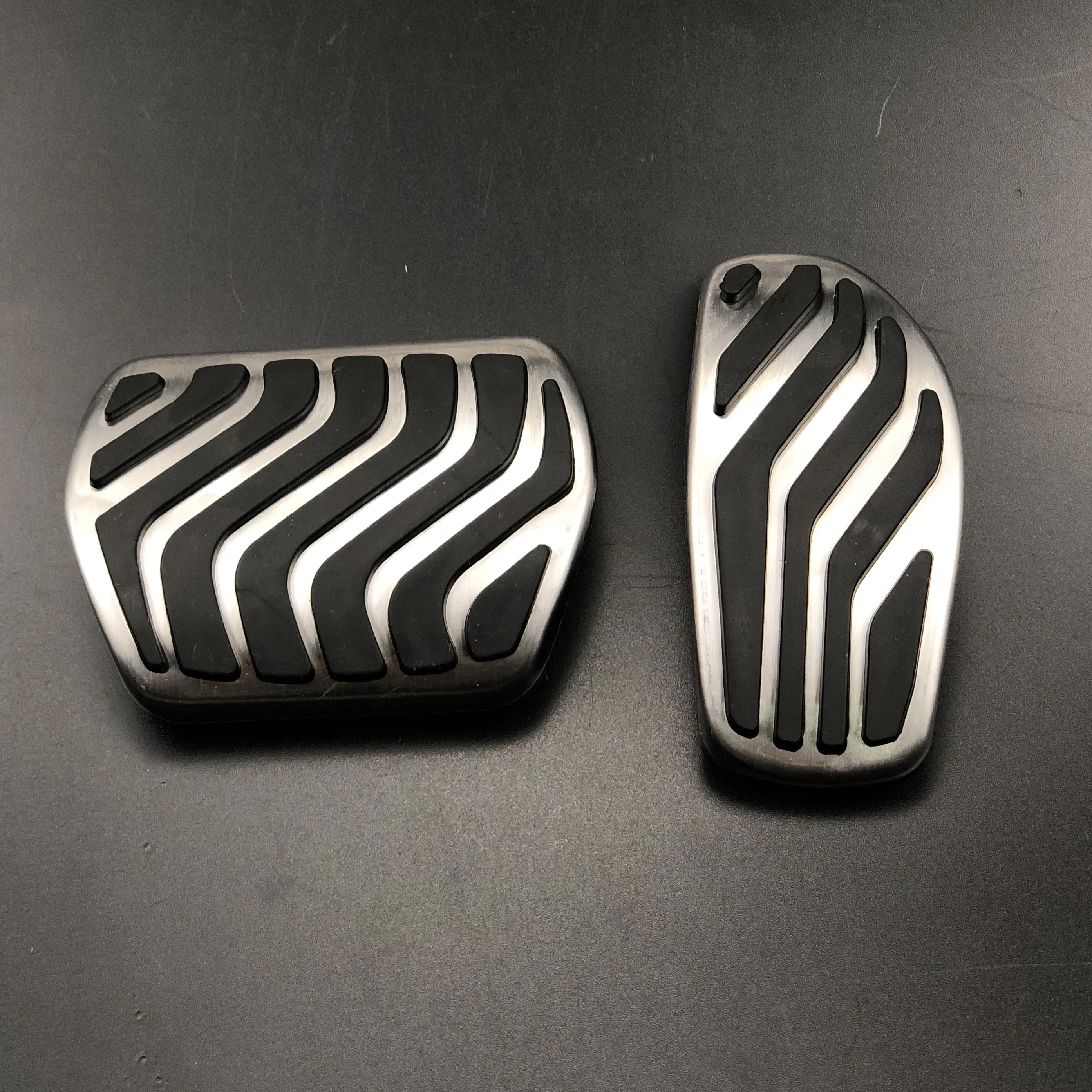 Car Gas Brake Pedal Fit for Nissan Juke X-Trail Rogue T32 Qashqai Rogue Sport J11 Kicks for Renault Koleos Kadjar Samsung QM6