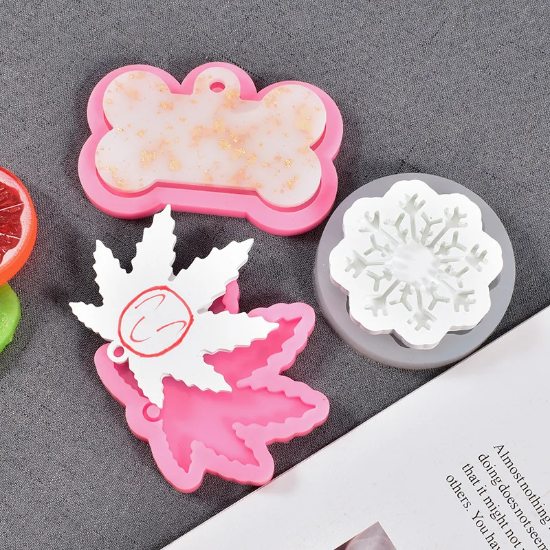 DIY Handmade Silicone Mold Maple Leaf Snowflake Dog Bone Tag Listed Mold Key Chain Pendant Mould Jewelry Making Accessaries