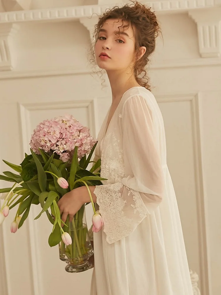 Spring Summer 2 Pieces Women\'s Robe Sets Long Sleeve Royal Roupas De Dormir Femininas White Embroidered Lace Sexy Sleepshirts