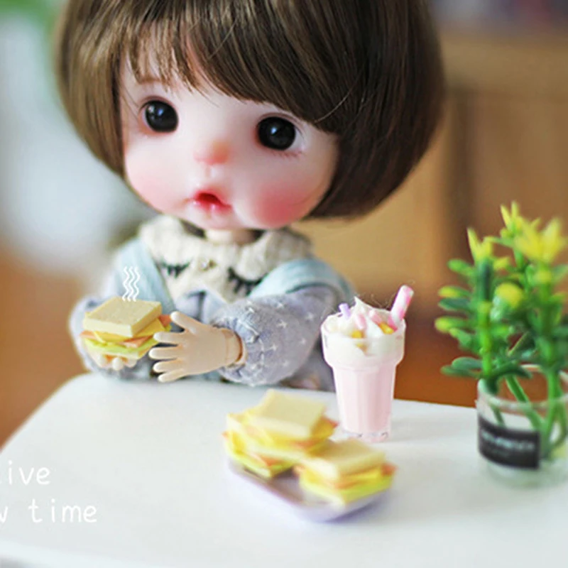 2PCS 1:12 Scale จำลองน่ารัก MINI Dollhouse Miniature อุปกรณ์เสริมอาหาร Dollhouse อาหารแซนวิช