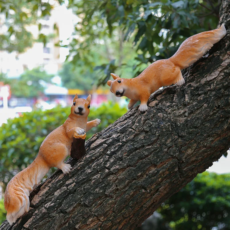 Garden Cute Squirrel Sculpture Outdoor Tree Hanging Pendant Animal Statue Creative Courtyard Resin Ornaments Home Decor Crafts