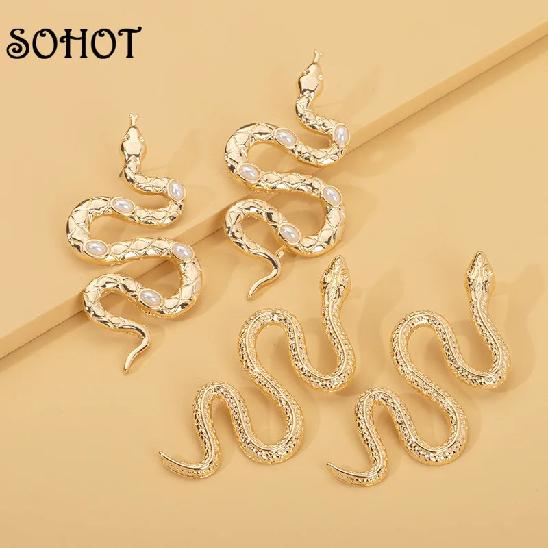 SOHOT European Popular Wholesale Cute Animal Snake Shape Women Stud Earrings Irregular Alloy Gold Color Female Punk Jewelry Gift