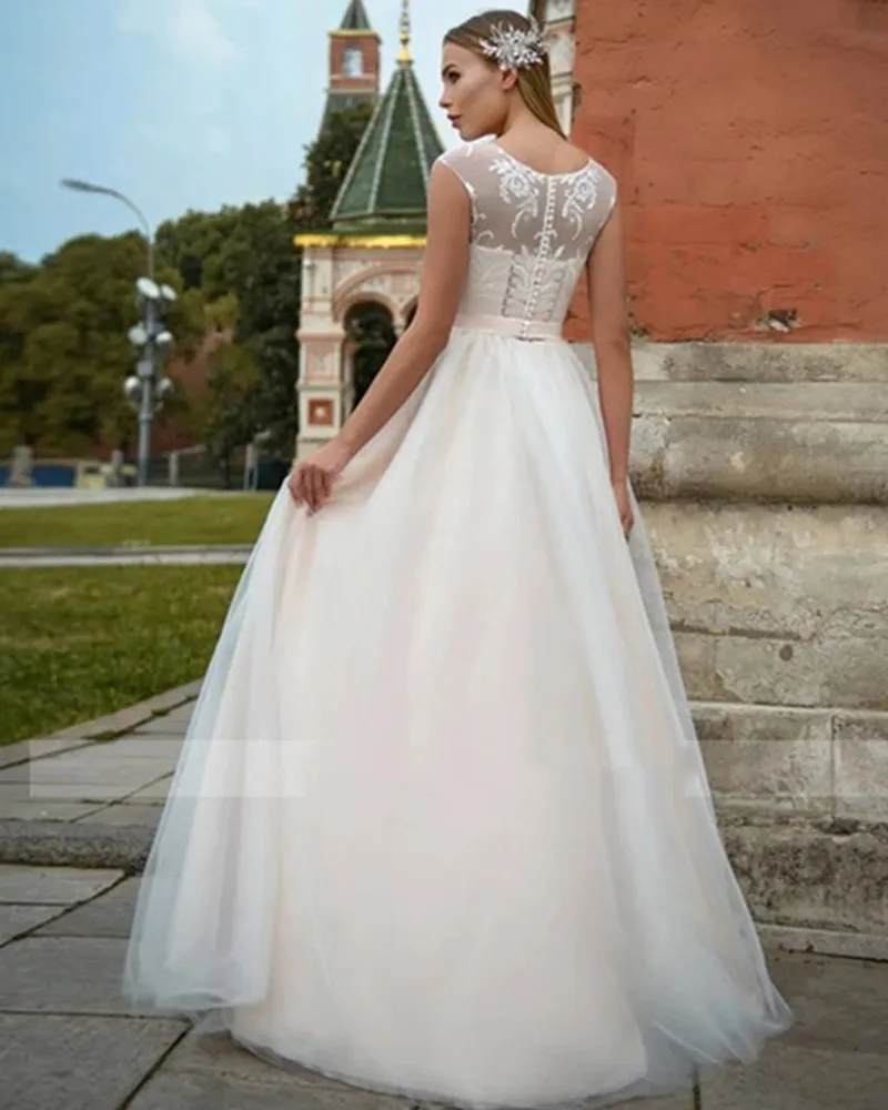 Czeski Vintage O-Neck suknie ślubne z linii koronkowe aplikacje latarnia bez rękawów Botton gorąca sprzedaż suknia ślubna Robe De Mariée