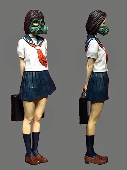 

1:35 Resin kit Female High School Students in Smog