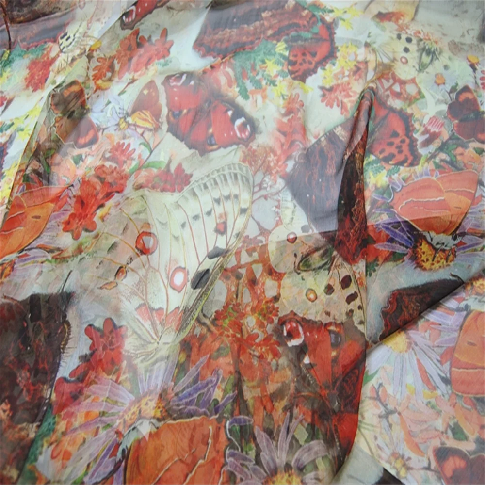 

Hot Sale Butterfly Chrysanthemum Design Silk Crepe GGT Fabric with Nice Color for Girl Dress