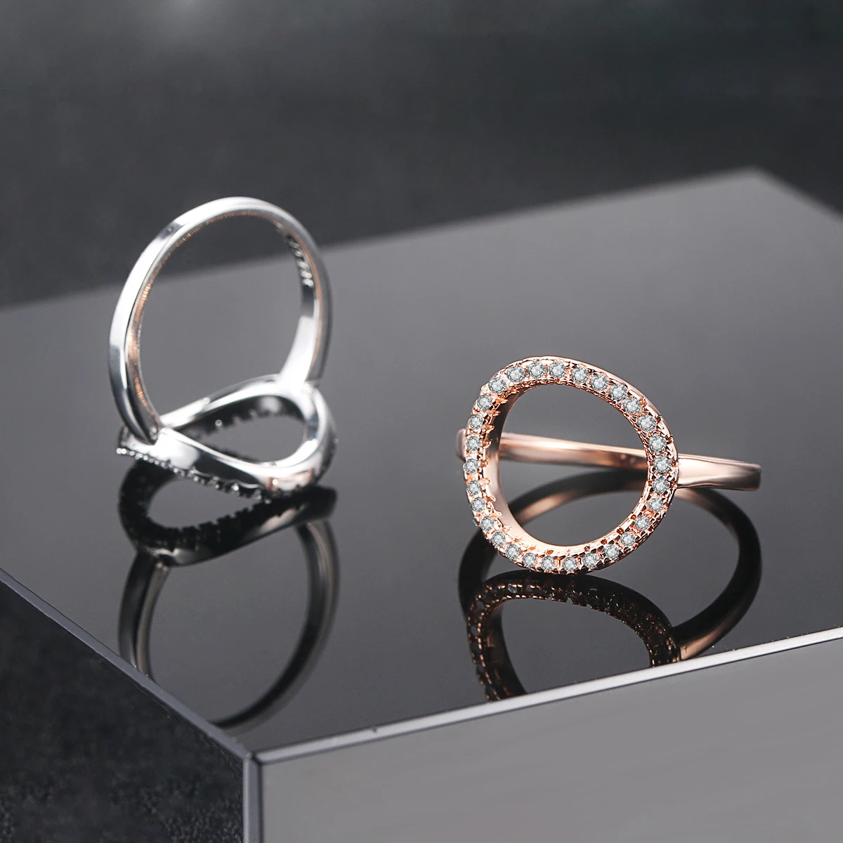 Hollow Out Circle Rings For Women Unusual Personality Rose Gold Color Zirconia All Size Dating Party Rings Fashion Jewelry R843