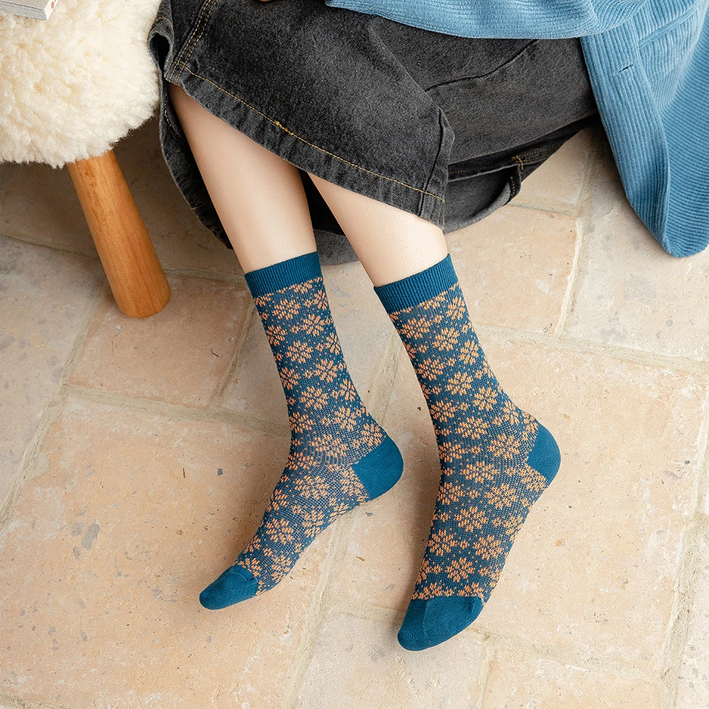 1 Pair Women Socks Spring Autumn Retro Style Cotton Socks Women Men Couple Socks Flower Pattern Colorful Lovely Socks